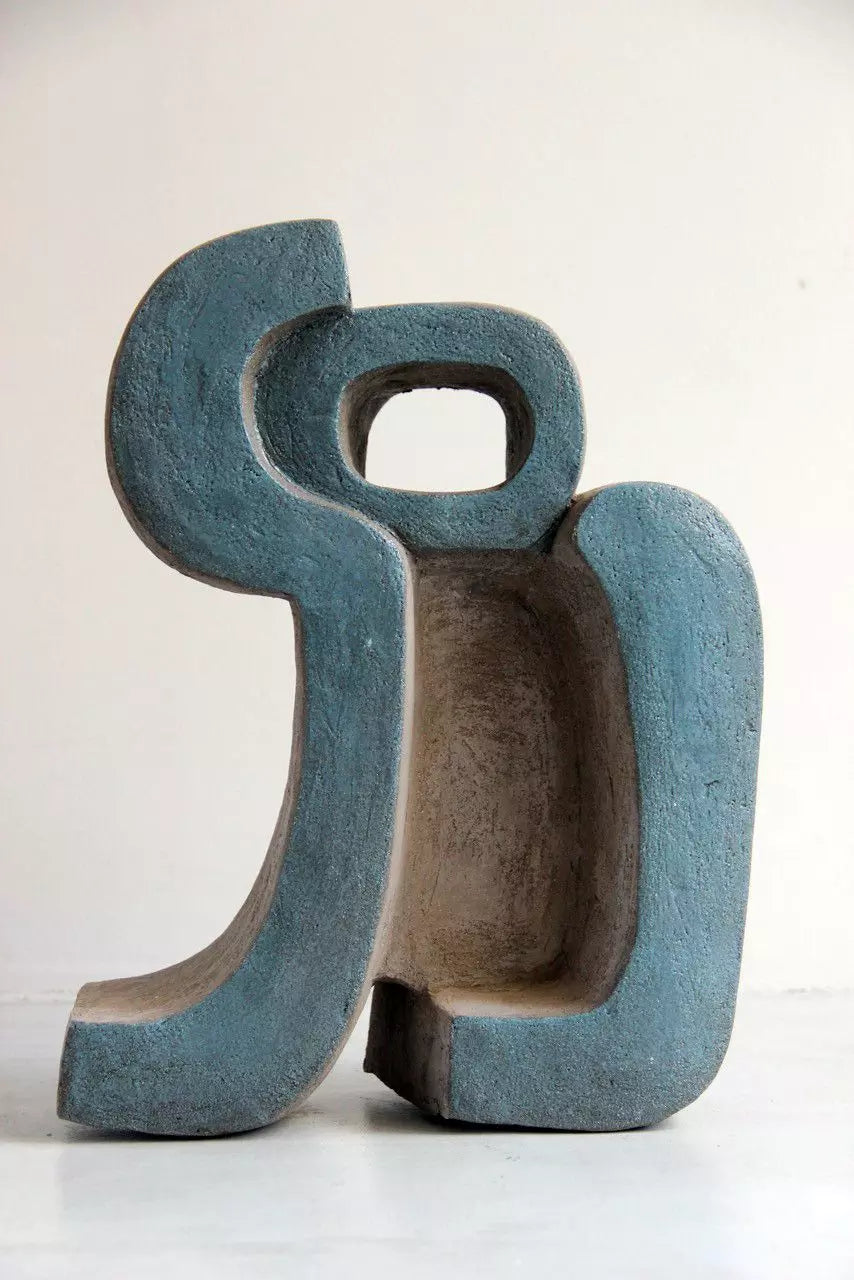 "Glyph" – Modernistická keramická socha